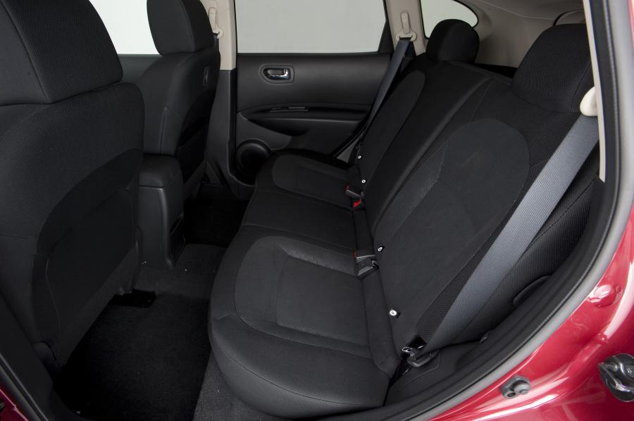  Nissan Rogue Krom Edition 2010 года  (фото 8 из 28)